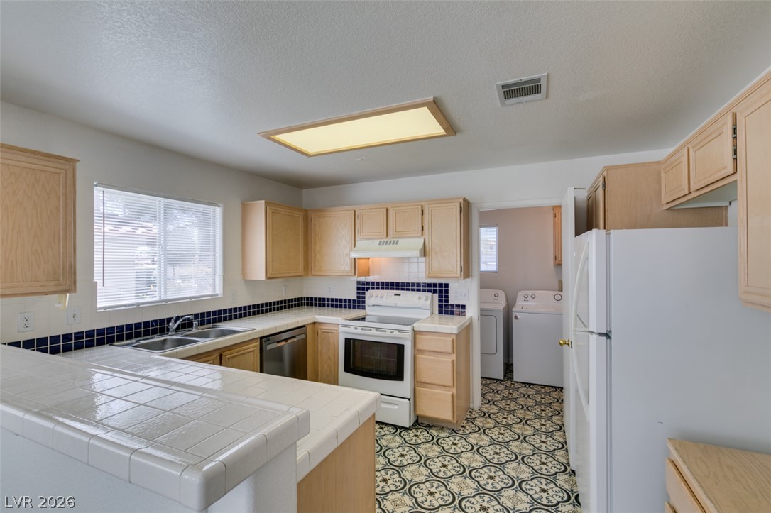 8012 Divine Drive Las Vegas NV 89128
