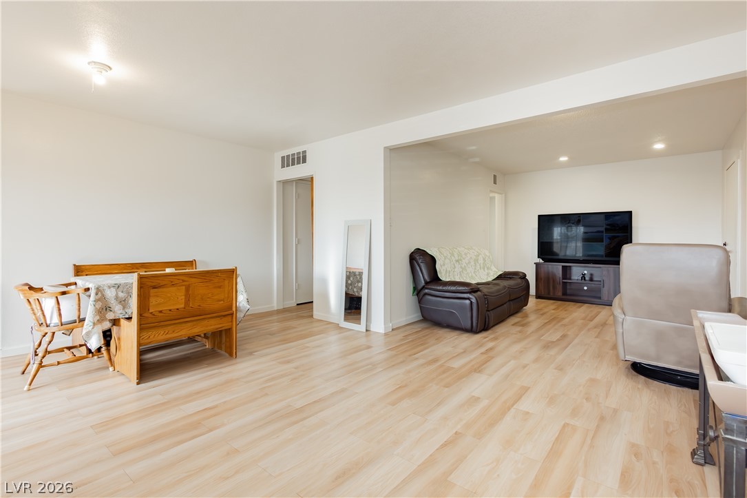 5128 Doe Avenue Las Vegas NV 89146