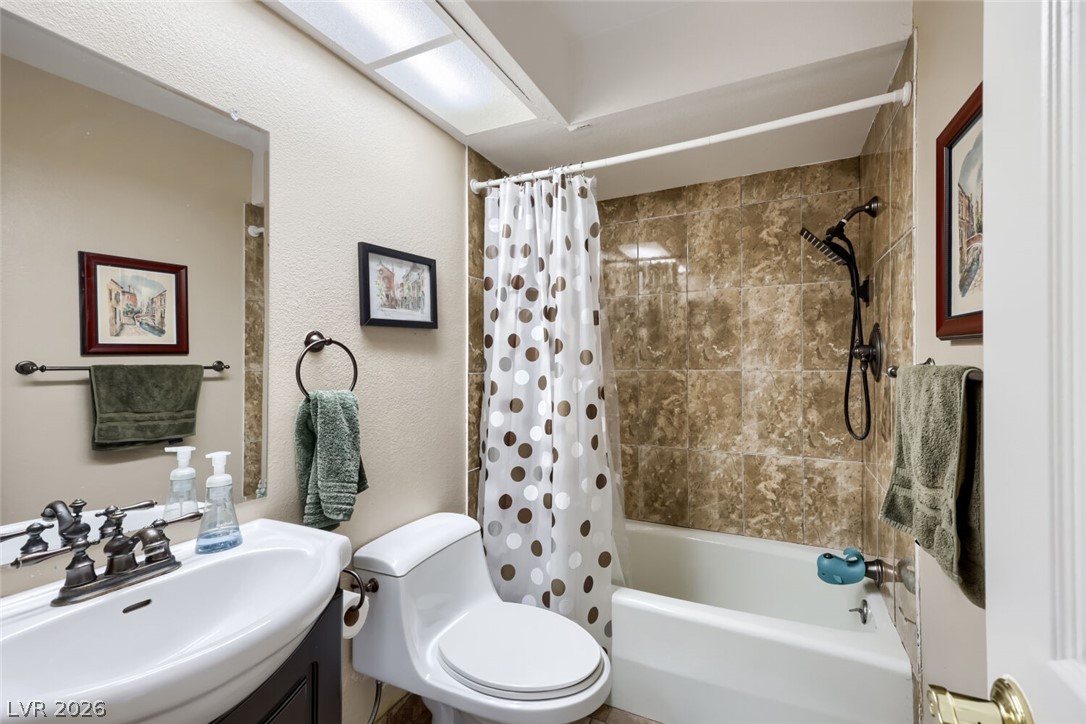 2951 Pinehurst Drive Las Vegas NV 89109