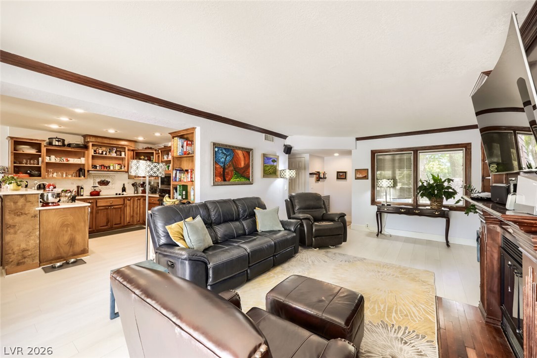 2951 Pinehurst Drive Las Vegas NV 89109