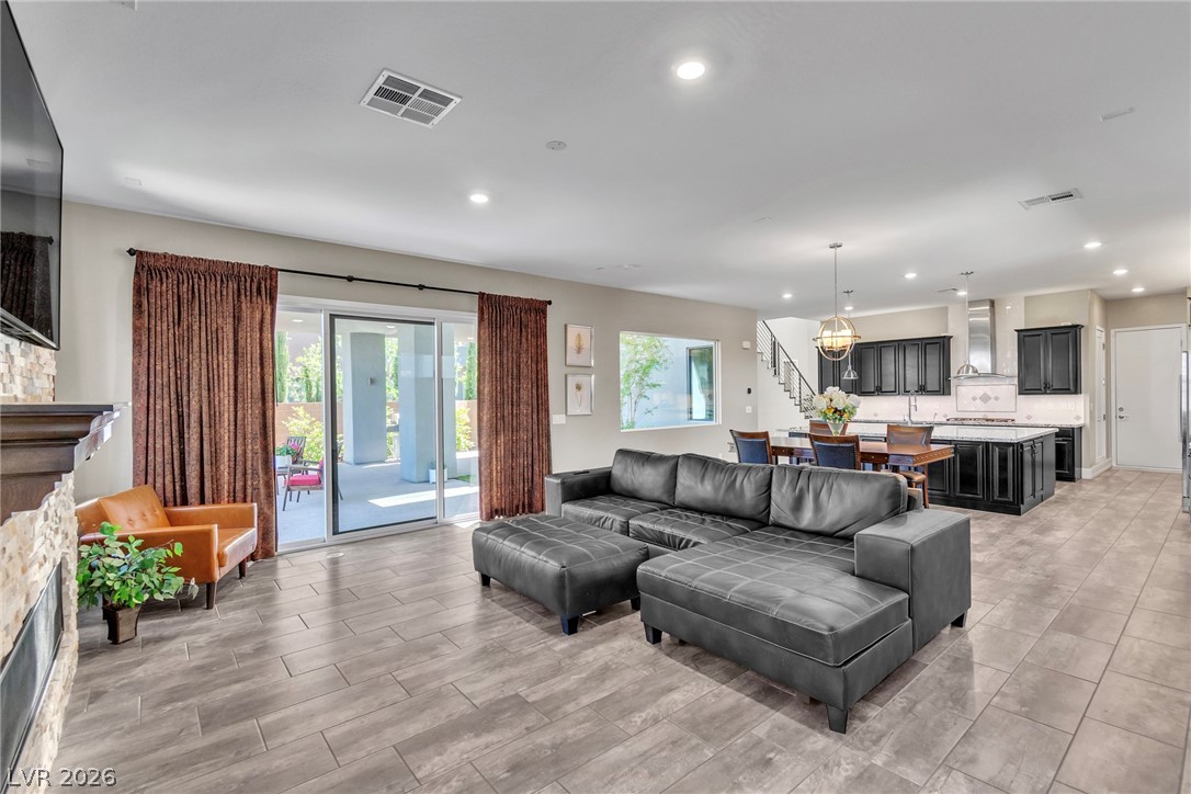6194 Amber View Street Las Vegas NV 89135