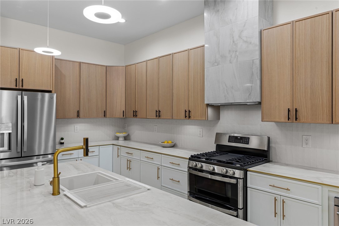 17 Winding Road Henderson NV 89052