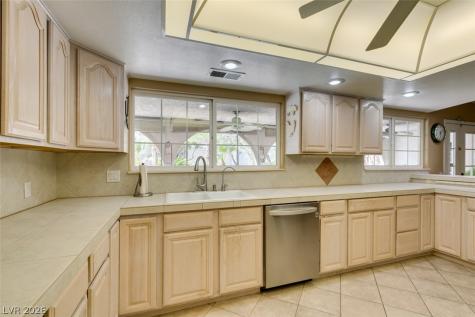 2895 Montessouri Street Las Vegas NV 89117