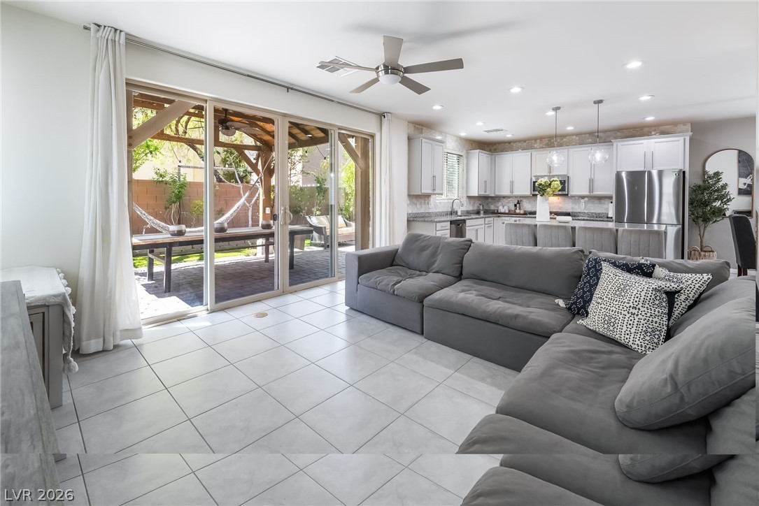 8169 Hafner Street Las Vegas NV 89178