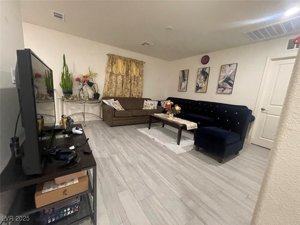 5045 Bloodhound Street Las Vegas NV 89122