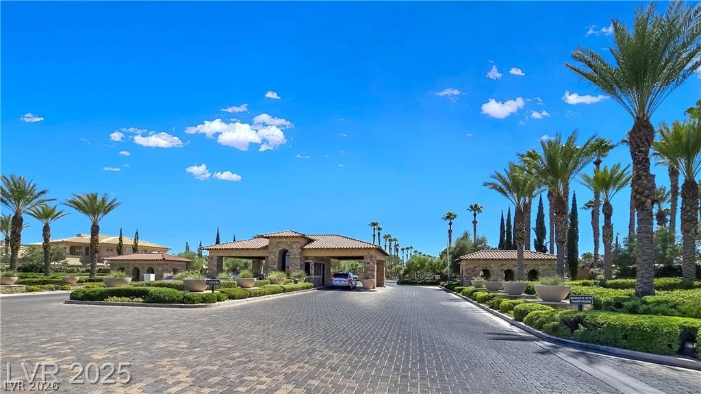5008 Shoal Creek Circle Las Vegas NV 89113