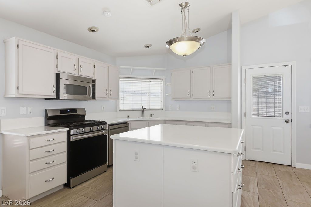8220 James Grayson Drive Las Vegas NV 89145