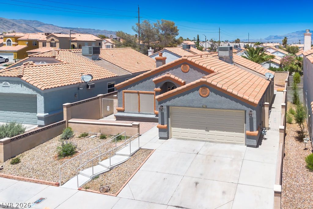 8220 James Grayson Drive Las Vegas NV 89145