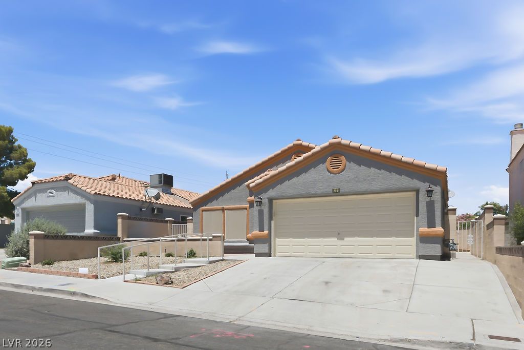 8220 James Grayson Drive Las Vegas NV 89145