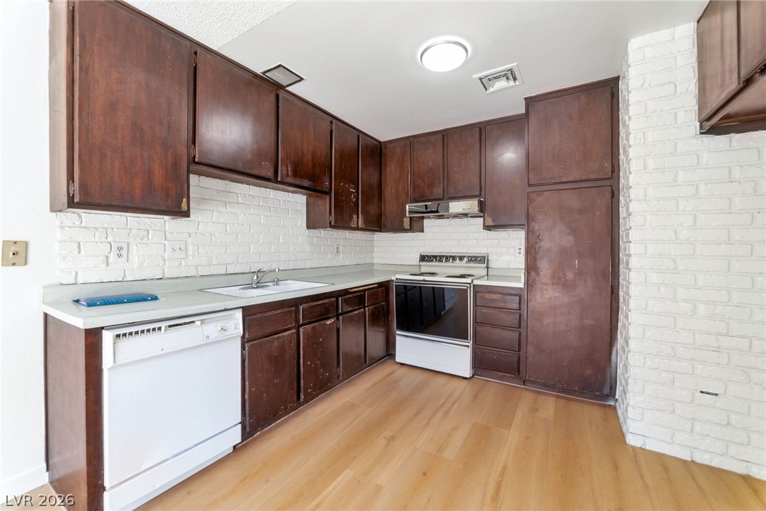 5831 Bromley Avenue Las Vegas NV 89107