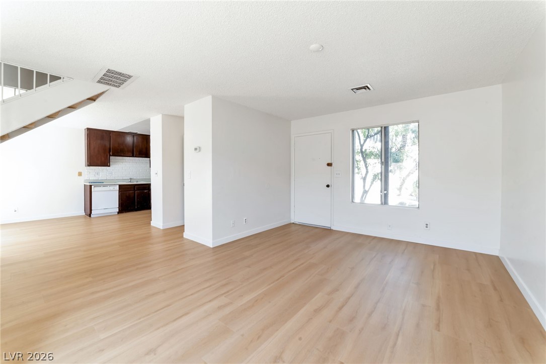 5831 Bromley Avenue Las Vegas NV 89107