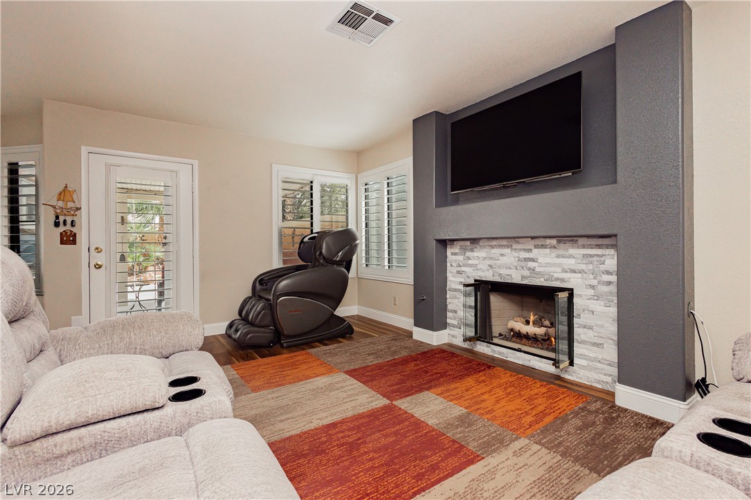 2212 Sapphire Valley Street Las Vegas NV 89128
