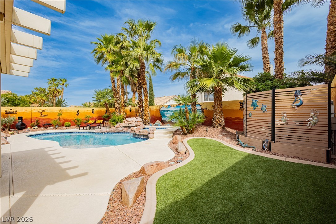 2212 Sapphire Valley Street Las Vegas NV 89128