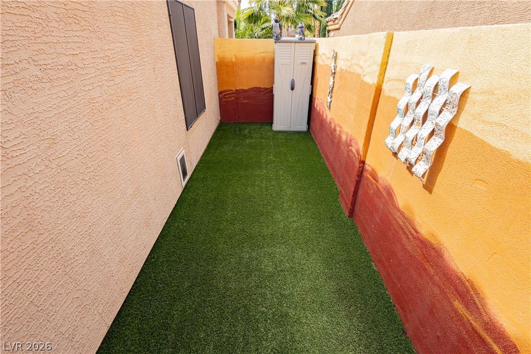 2212 Sapphire Valley Street Las Vegas NV 89128