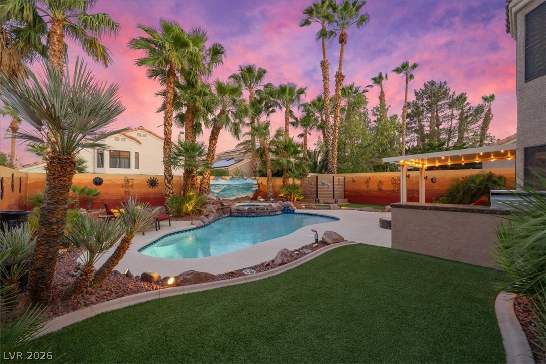 2212 Sapphire Valley Street Las Vegas NV 89128