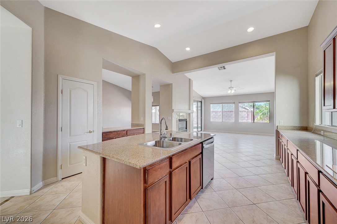 8112 Chestnut Hollow Avenue Las Vegas NV 89131