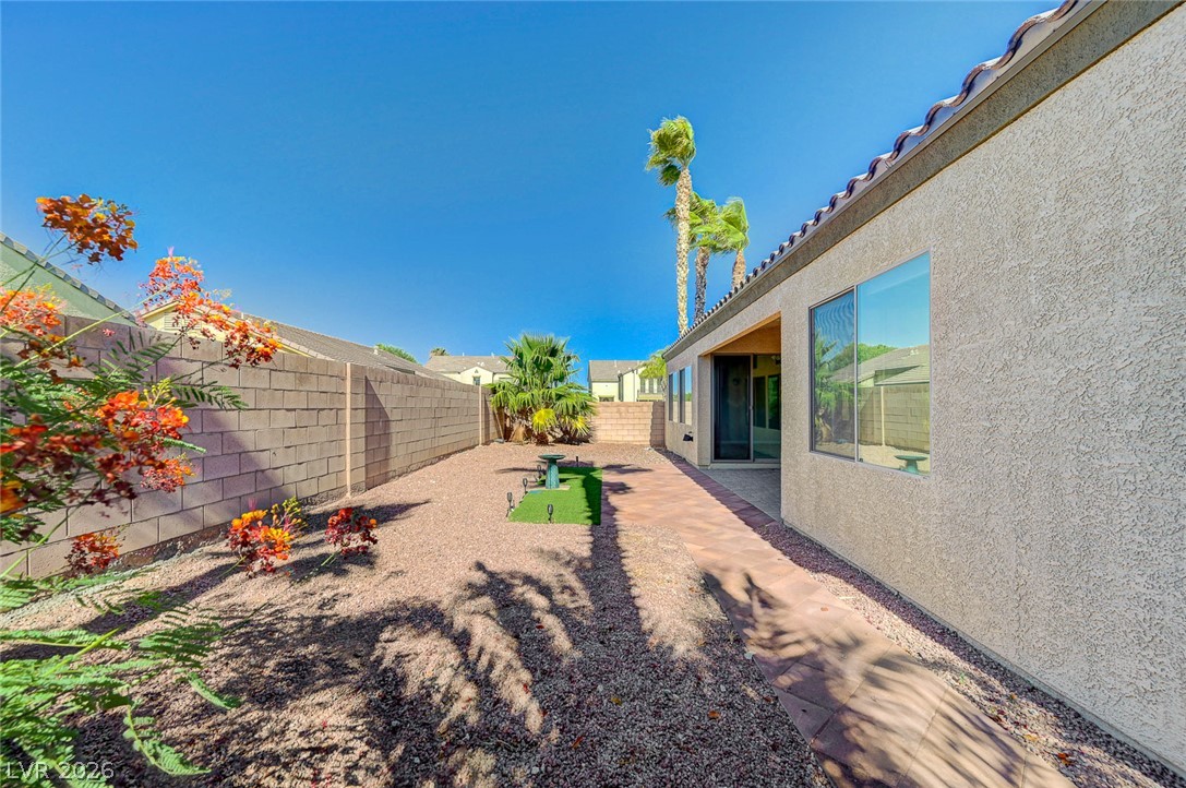 8112 Chestnut Hollow Avenue Las Vegas NV 89131