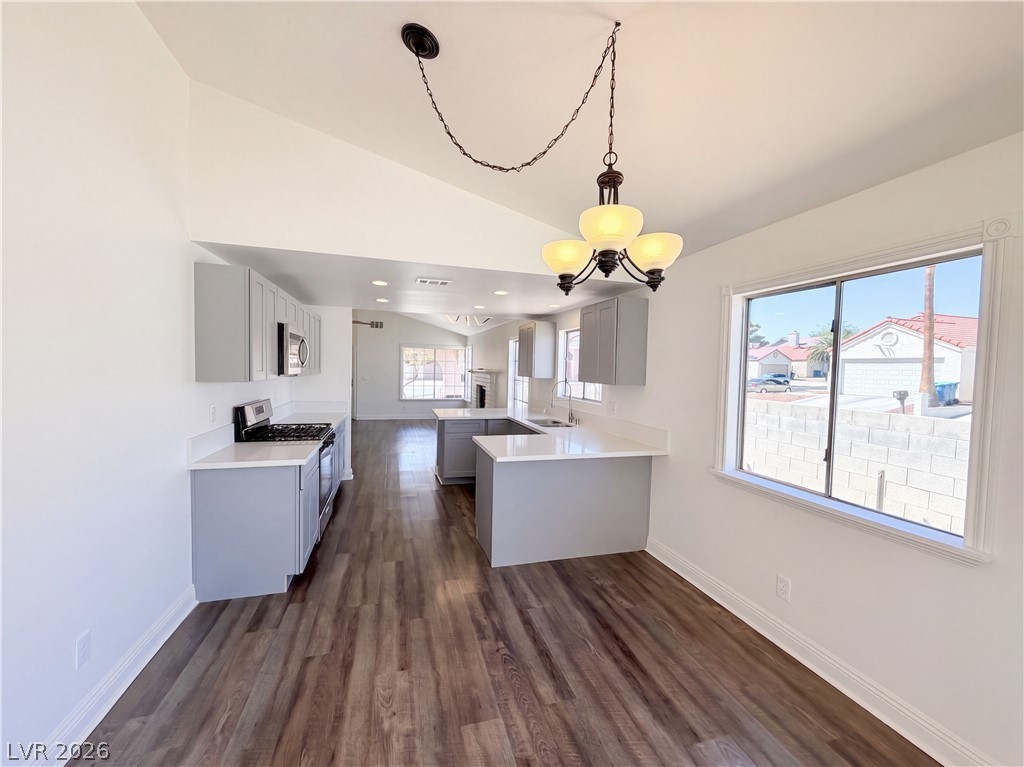 6212 Warm River Road Las Vegas NV 89108