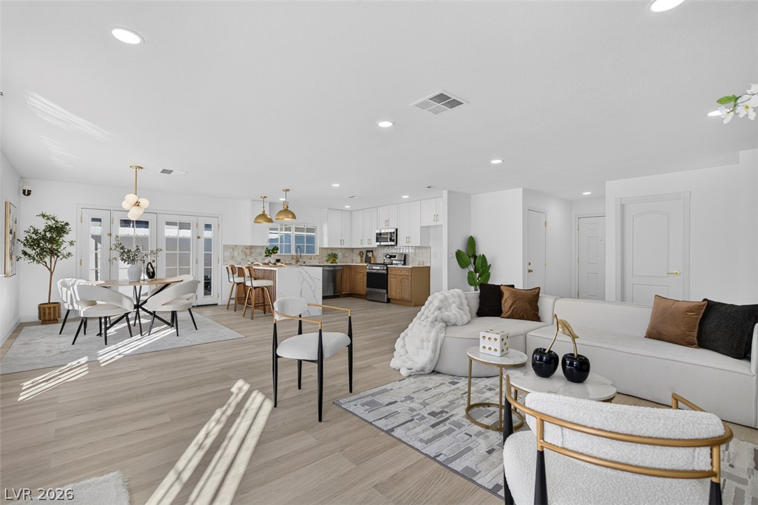 3939 Meadowglen Drive Las Vegas NV 89121