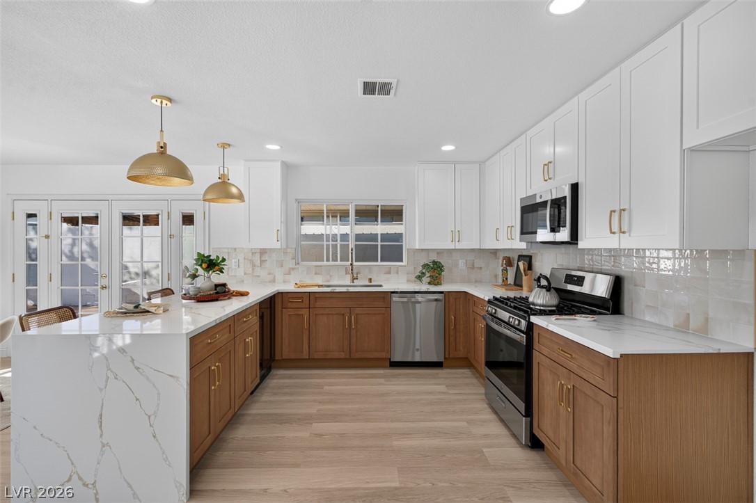 3939 Meadowglen Drive Las Vegas NV 89121