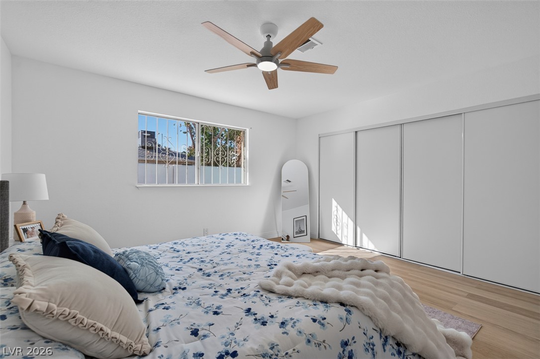 3939 Meadowglen Drive Las Vegas NV 89121