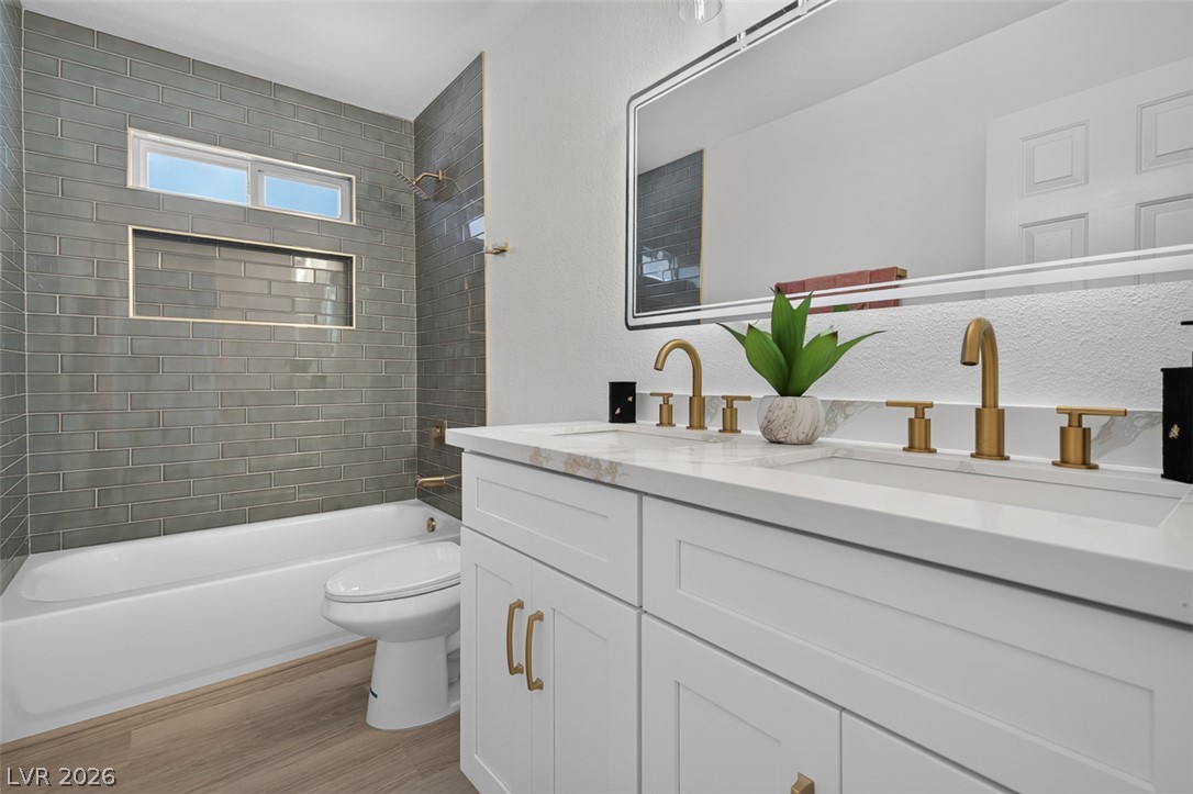 3939 Meadowglen Drive Las Vegas NV 89121