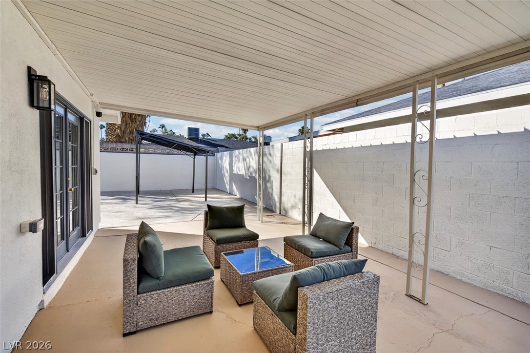 3939 Meadowglen Drive Las Vegas NV 89121