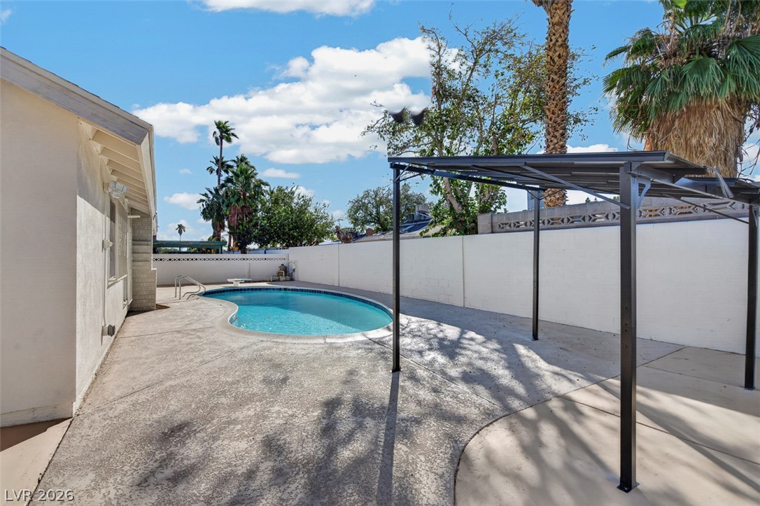 3939 Meadowglen Drive Las Vegas NV 89121