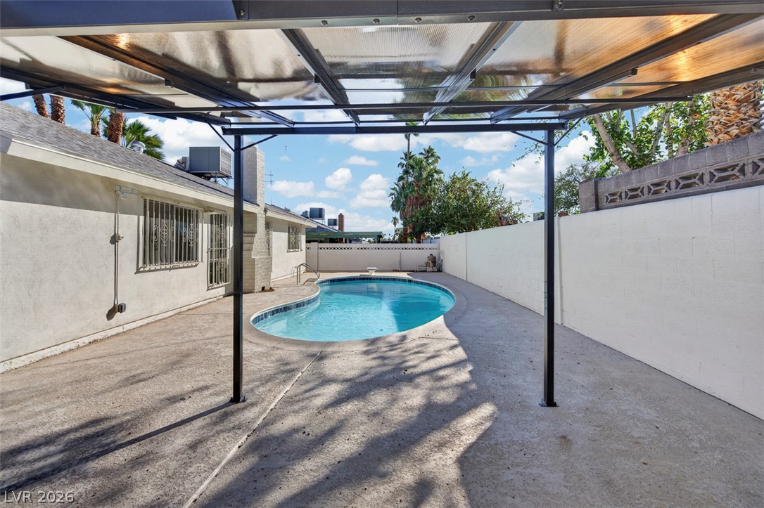 3939 Meadowglen Drive Las Vegas NV 89121