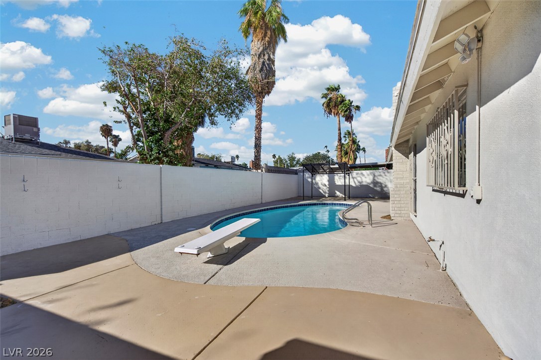 3939 Meadowglen Drive Las Vegas NV 89121