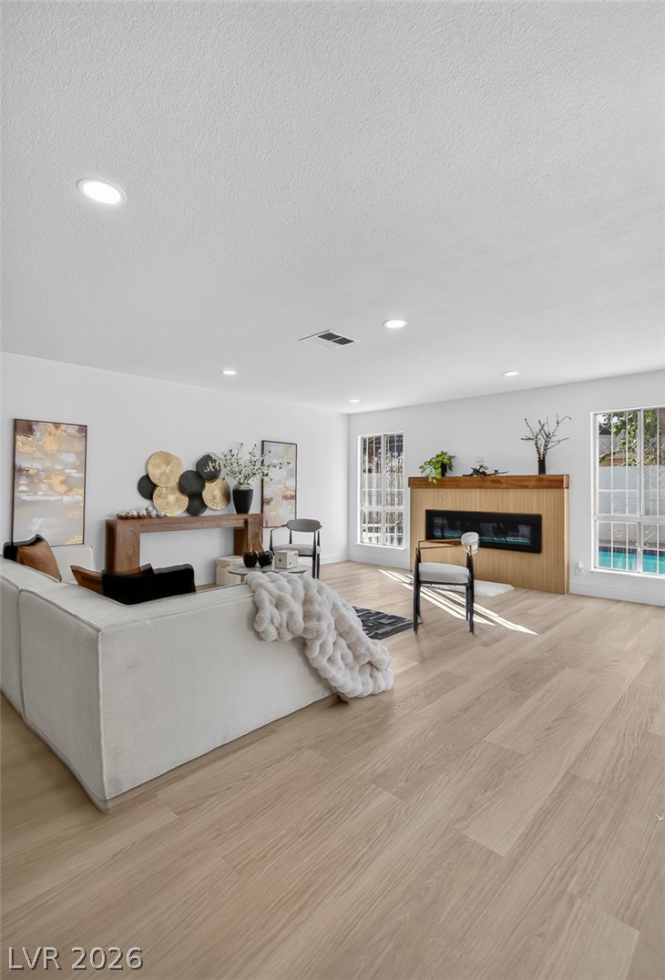 3939 Meadowglen Drive Las Vegas NV 89121