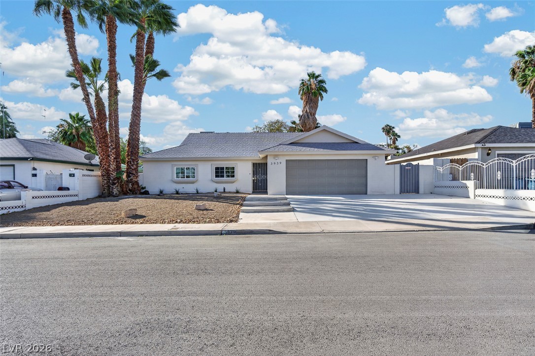 3939 Meadowglen Drive Las Vegas NV 89121