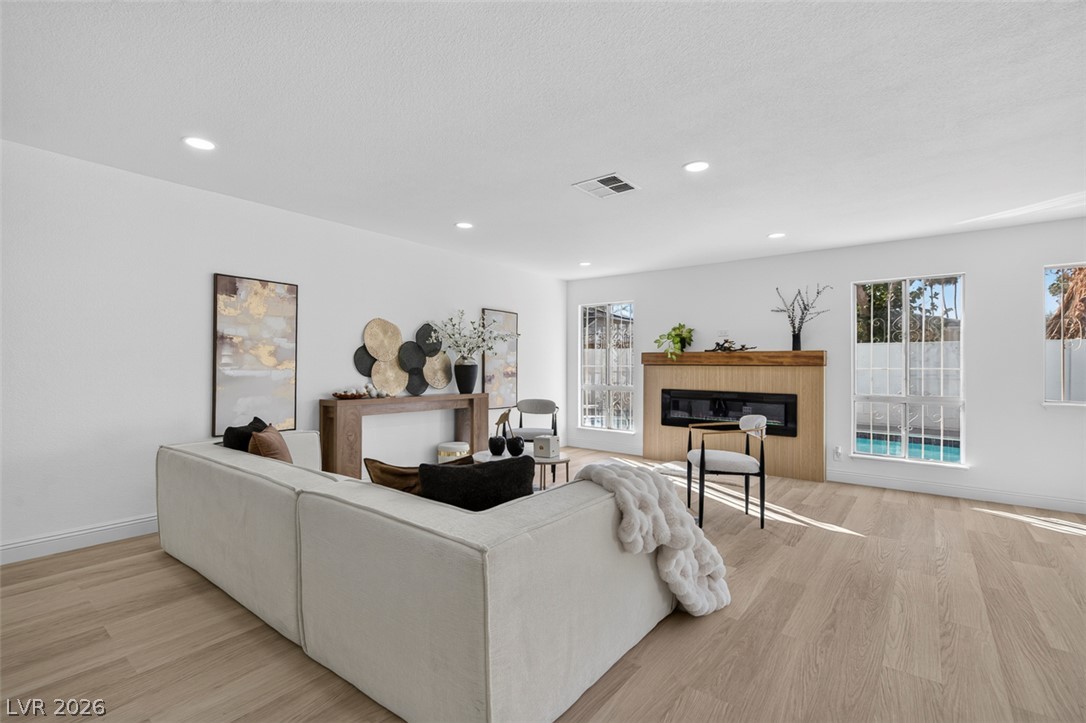 3939 Meadowglen Drive Las Vegas NV 89121