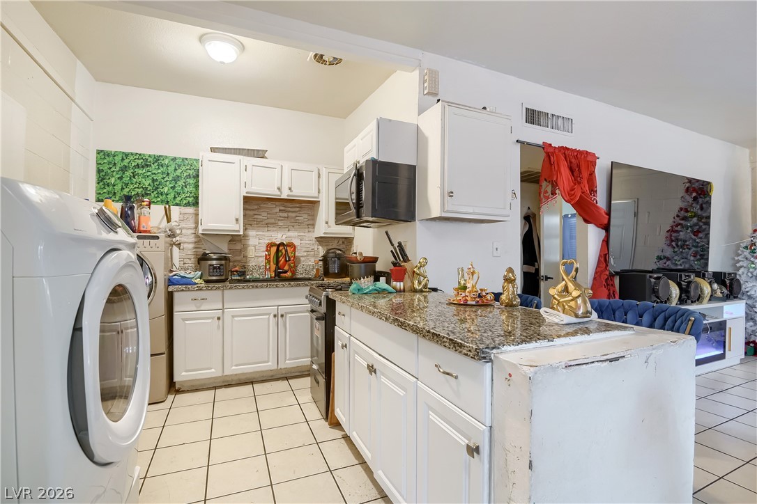 2409 Maroney Avenue Las Vegas NV 89104