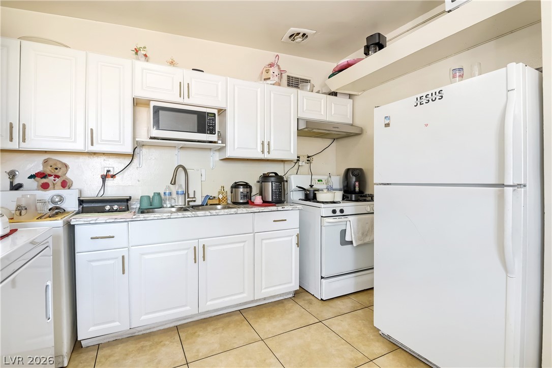 2409 Maroney Avenue Las Vegas NV 89104