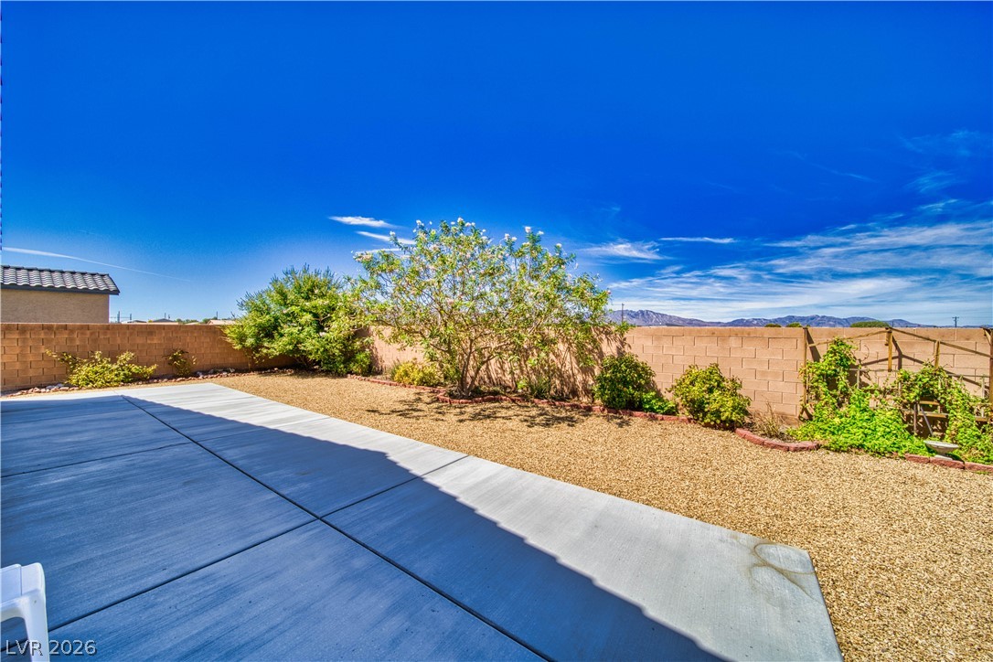 5562 South Chippewa Street Pahrump NV 89061