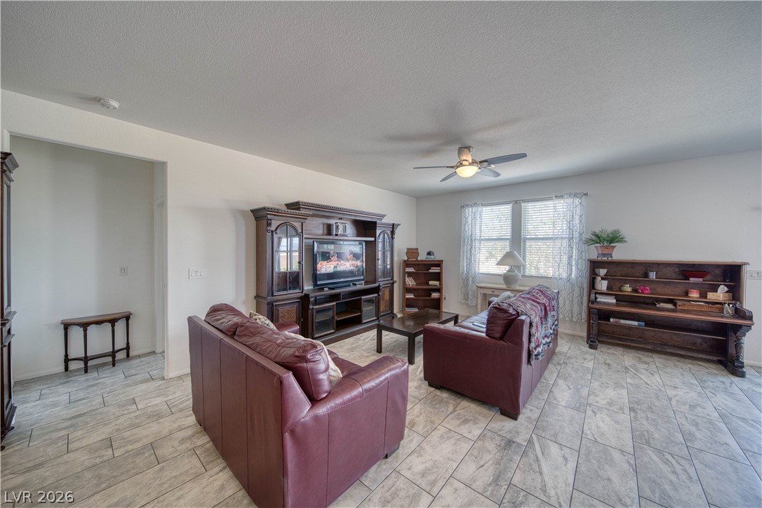 5562 South Chippewa Street Pahrump NV 89061