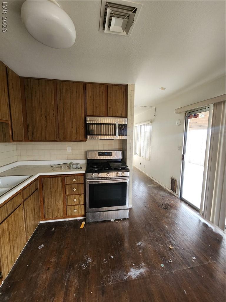 7235 Empress Drive Las Vegas NV 89147