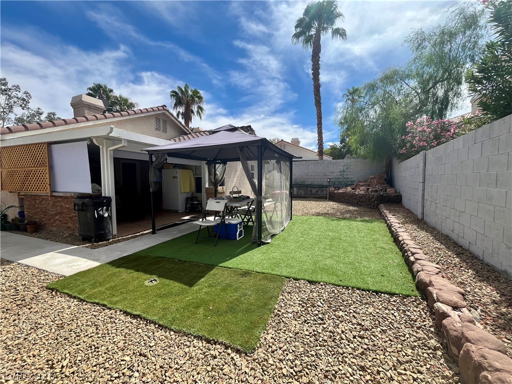 15 Rue Des Champs Henderson NV 89074