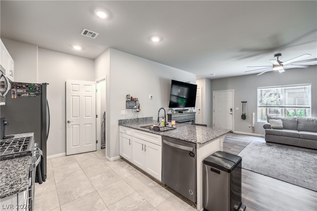 7313 Sunray Point Street North Las Vegas NV 89084