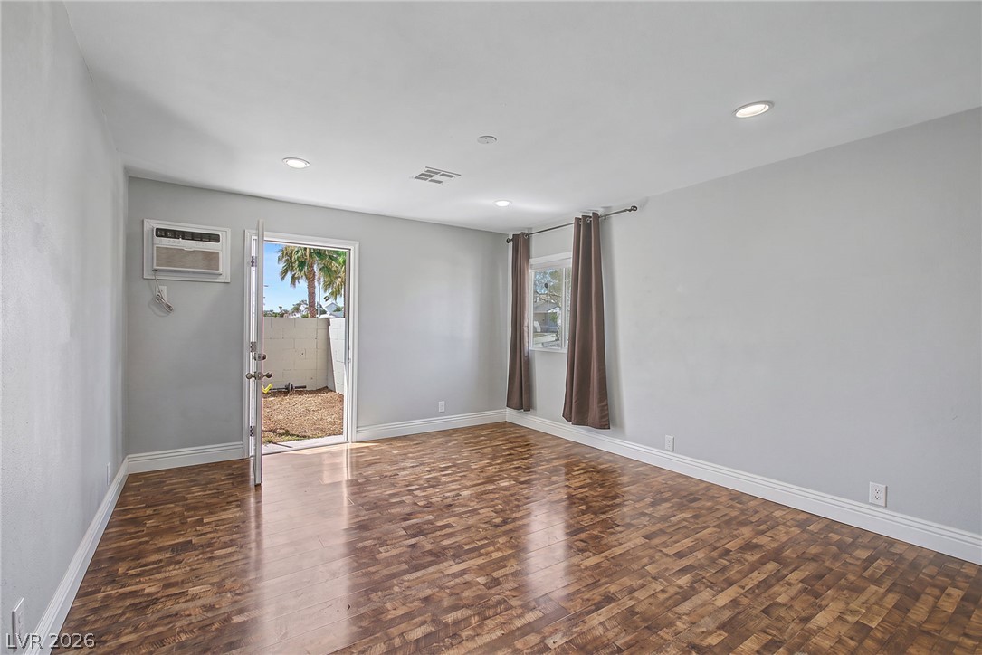 713 Vincent Way Las Vegas NV 89145