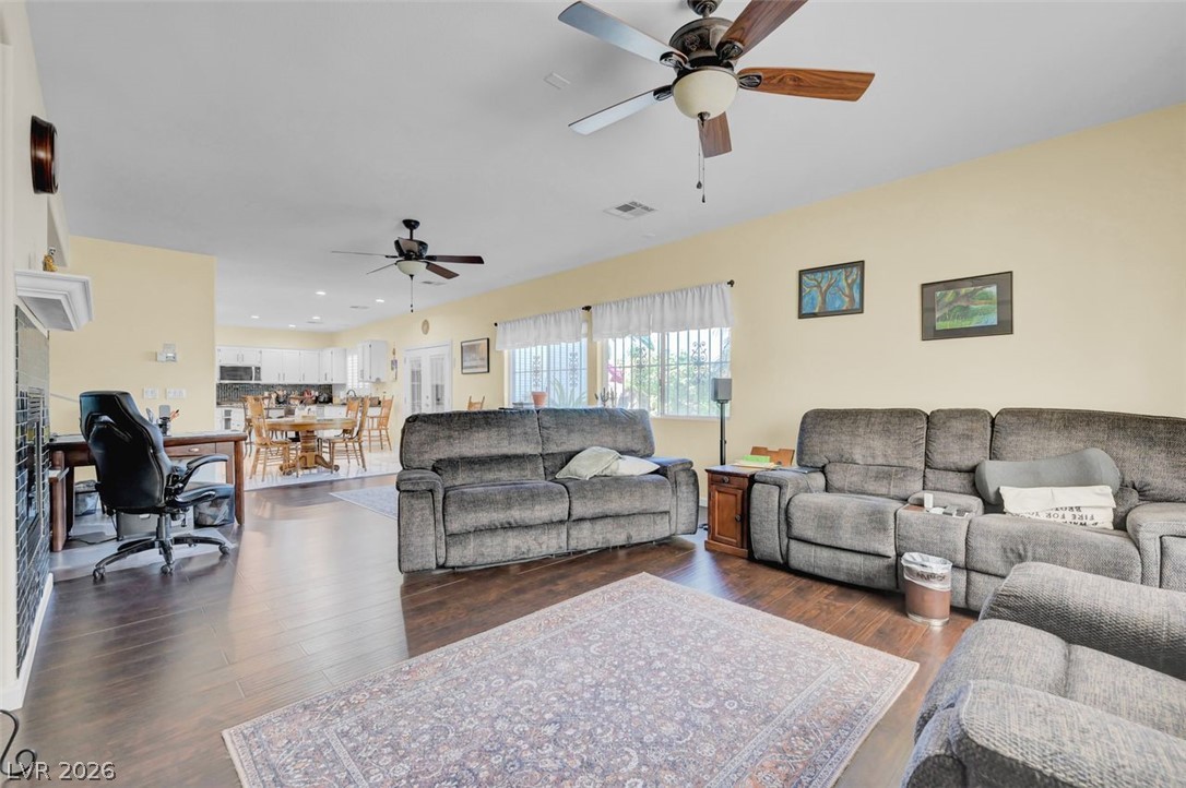 1808 Dragonfly Ranch Lane North Las Vegas NV 89081