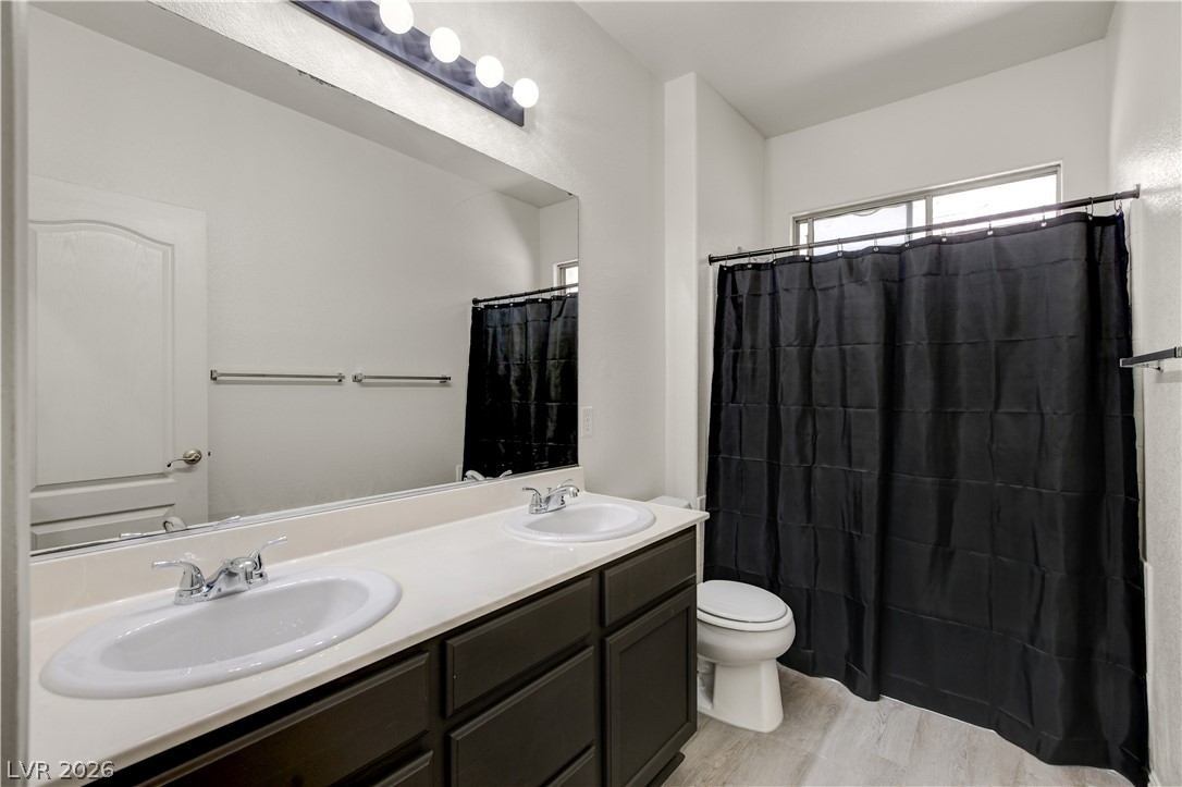 8517 Potters Clay Street Las Vegas NV 89143