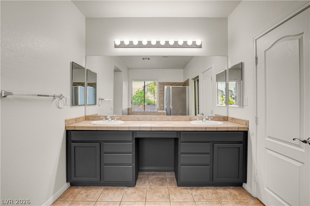 8517 Potters Clay Street Las Vegas NV 89143