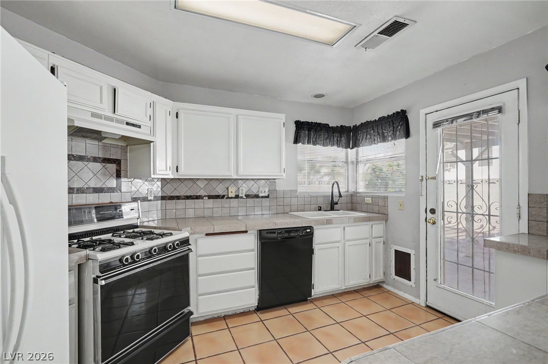 1950 Turtlerock Street Las Vegas NV 89142