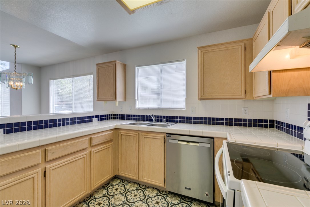 8012 Divine Drive Las Vegas NV 89128