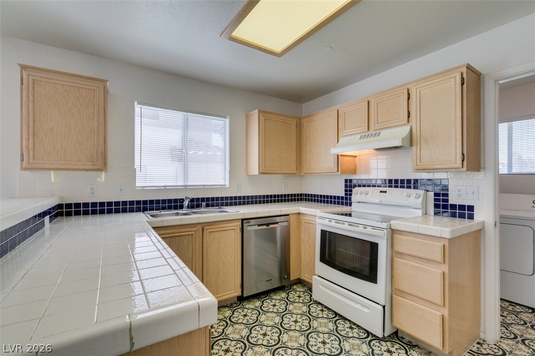8012 Divine Drive Las Vegas NV 89128