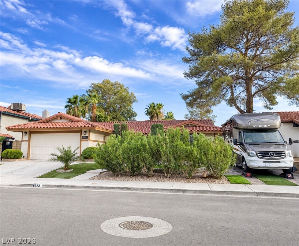 5323 Holbrook Drive Las Vegas NV 89103