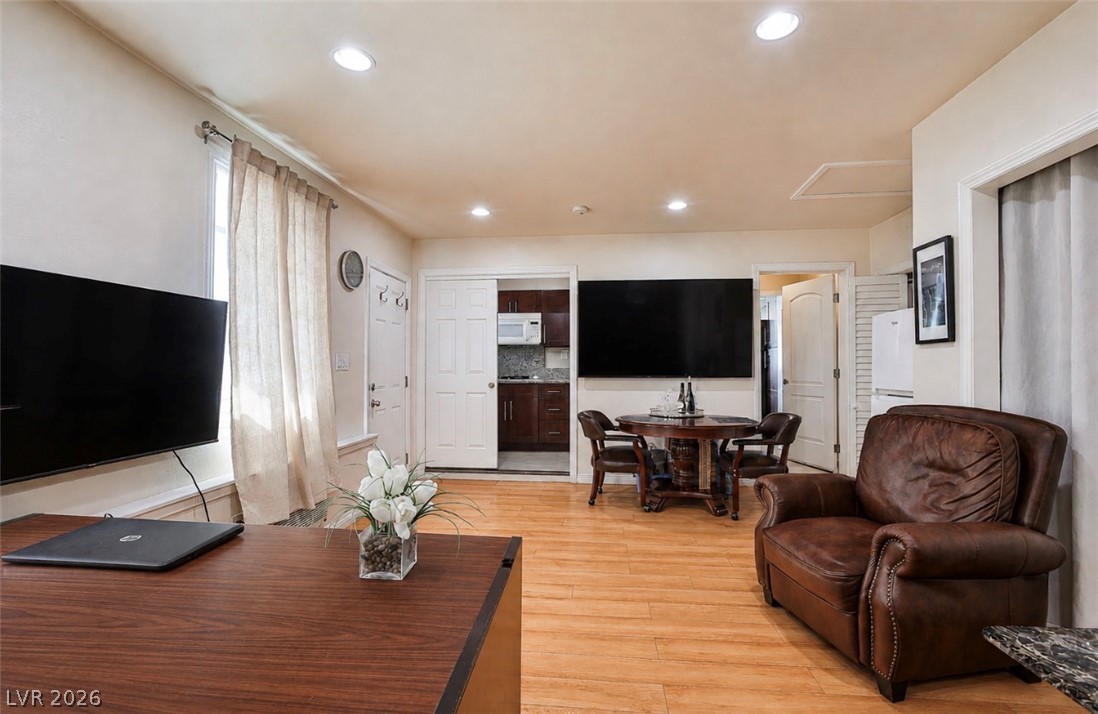 5323 Holbrook Drive Las Vegas NV 89103