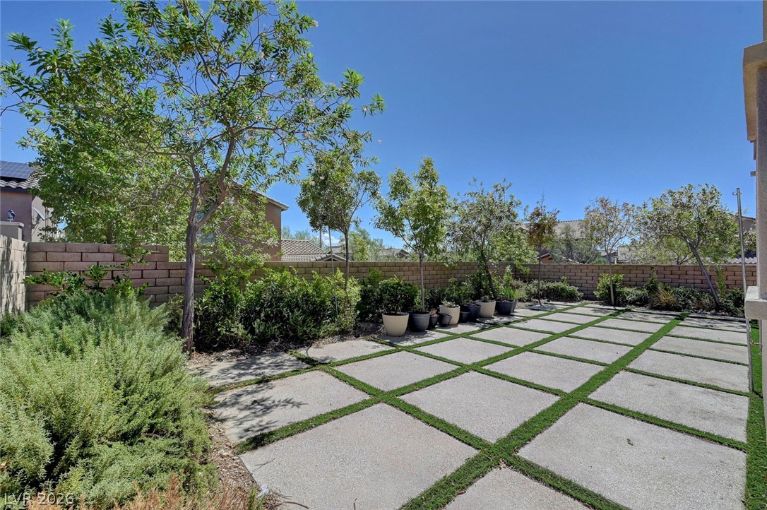 460 Trevinca Street Las Vegas NV 89138
